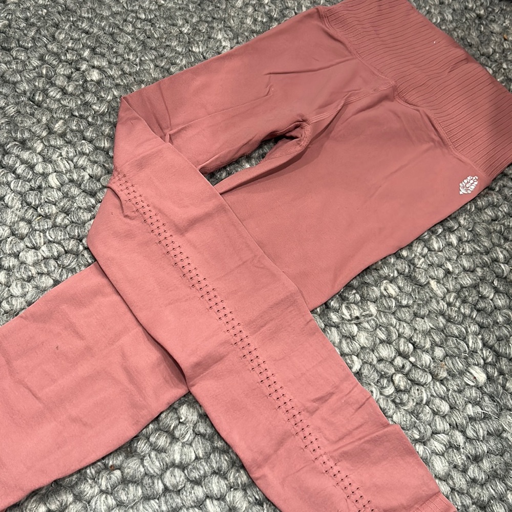 FREE PEOPLE‎ NUDE PINK WORKOUT LEGGINGS SIZE XS-S